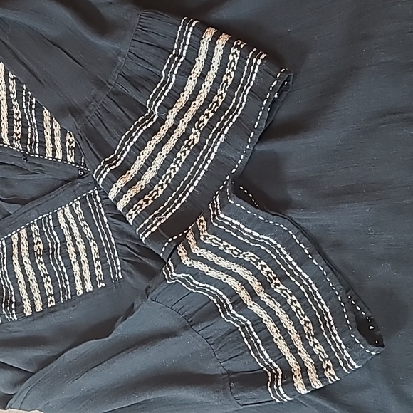 Velvet by Graham and Spencer Boho Blouse - Picture 11 of 12